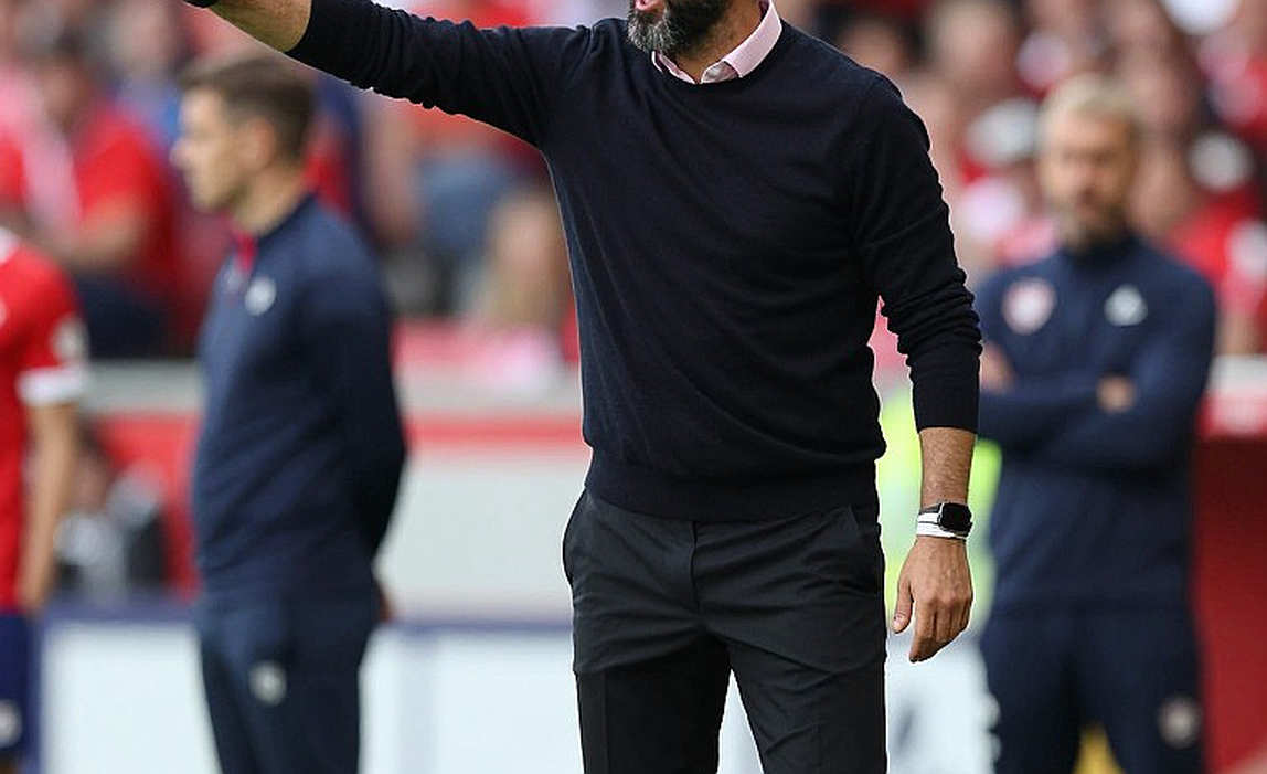 Kane lùi sâu: Hamann đúng hiện tượng, nhưng nguyên nhân nằm ở tuyến giữa Bayern